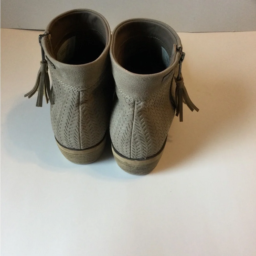 Roxy Light Brown Suede Chic Ankle Bootie Boots with Zipper Tassel Size 7